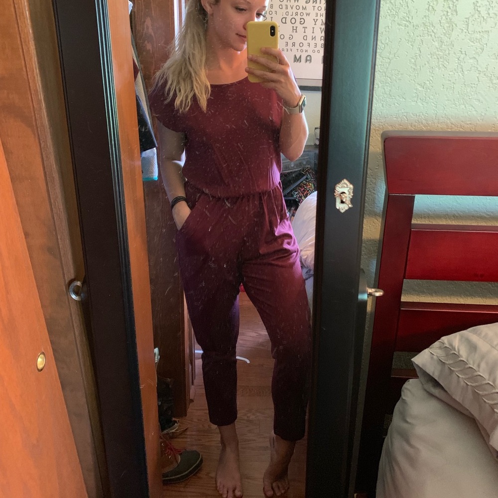 maroon jumper